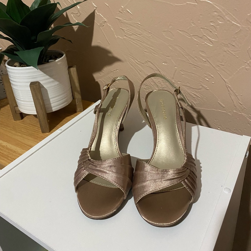 Liz Claiborne Beige Satin Strapped Heels NWOT